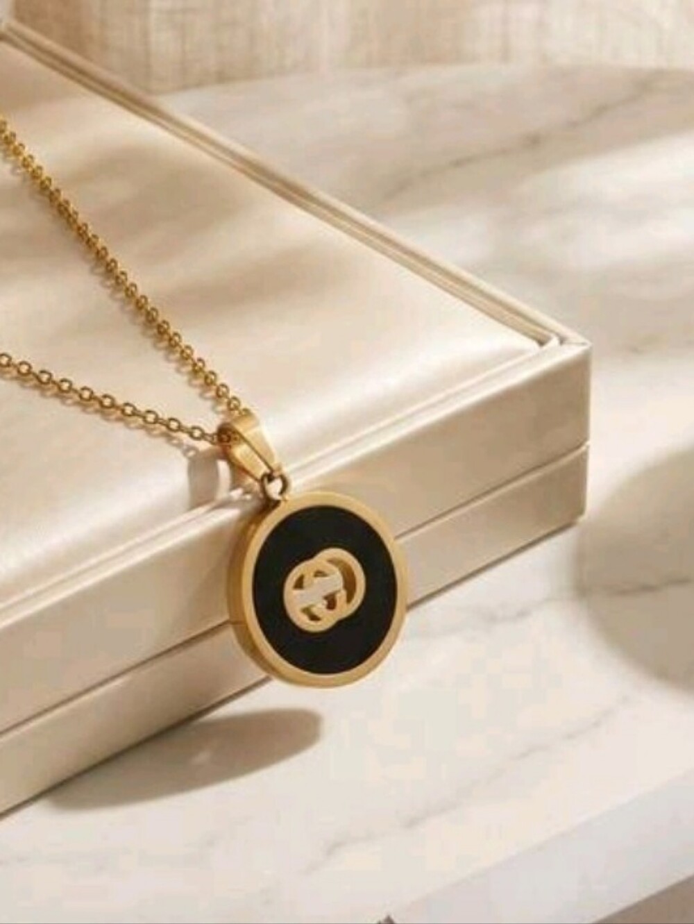 Luxury Necklace - Picture 3 of 6